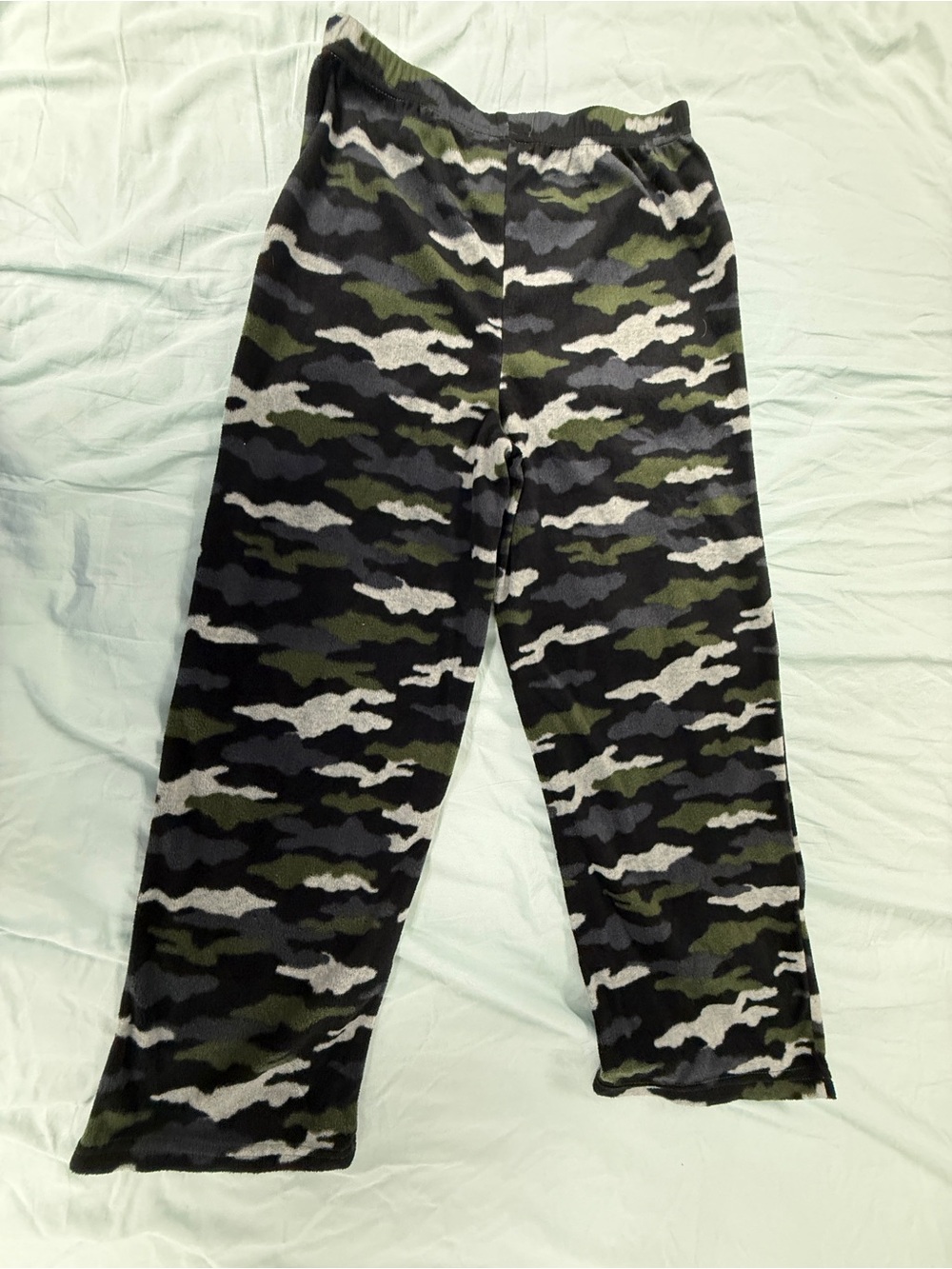 Cuddl Duds Boys Youth Size L (10/12) Green Camouflage Fleece Pajama Pants - Picture 2 of 3